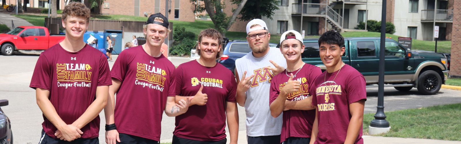 Group of student during move in day. 